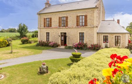 Chambre d'h&ocirc;tes n&deg;5104 Cricqueville-en-Bessin - Calvados - Maison des propri&eacute;taires dans laquelle vous prendrez les petits d&eacute;jeuners